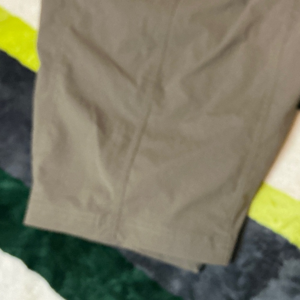 Royal Robbins Women’s Brown Flat Front Shorts - Picture 12 of 13